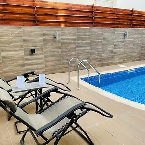 Villa Gaia - 4 Bedroom House In, Larnaca