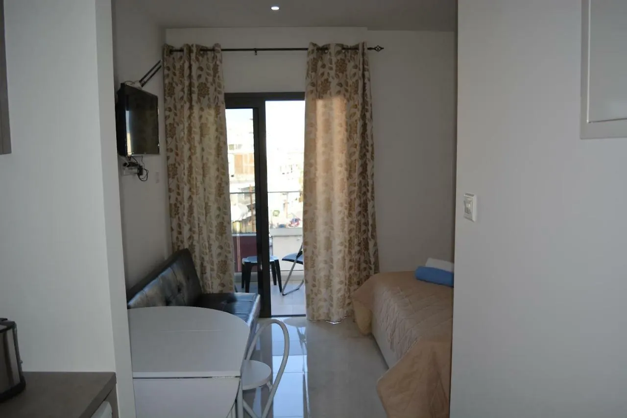 P.L Hermes Studios & Apartments Larnaca