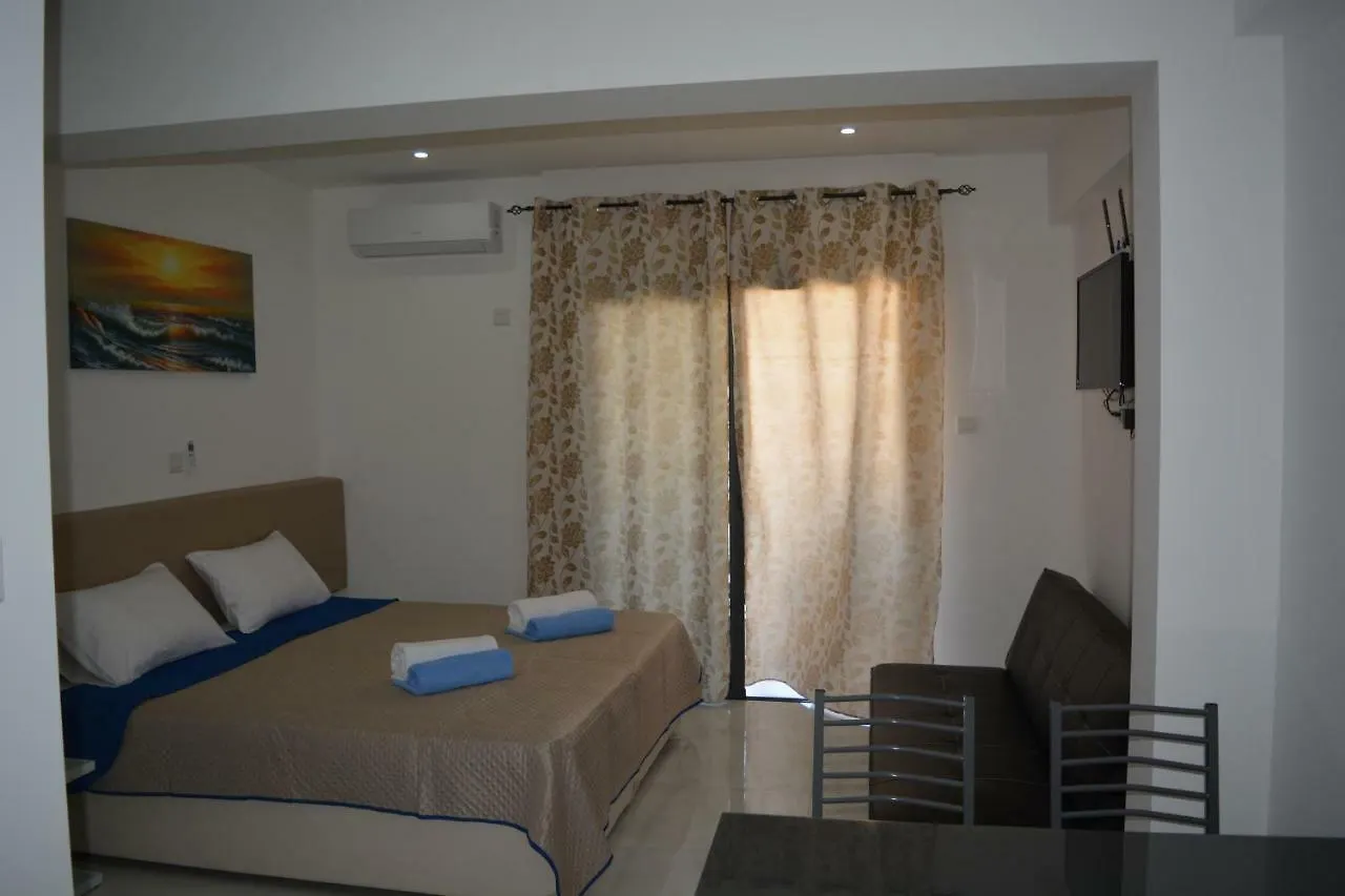 P.L Hermes Studios & Apartments Larnaca 0*,