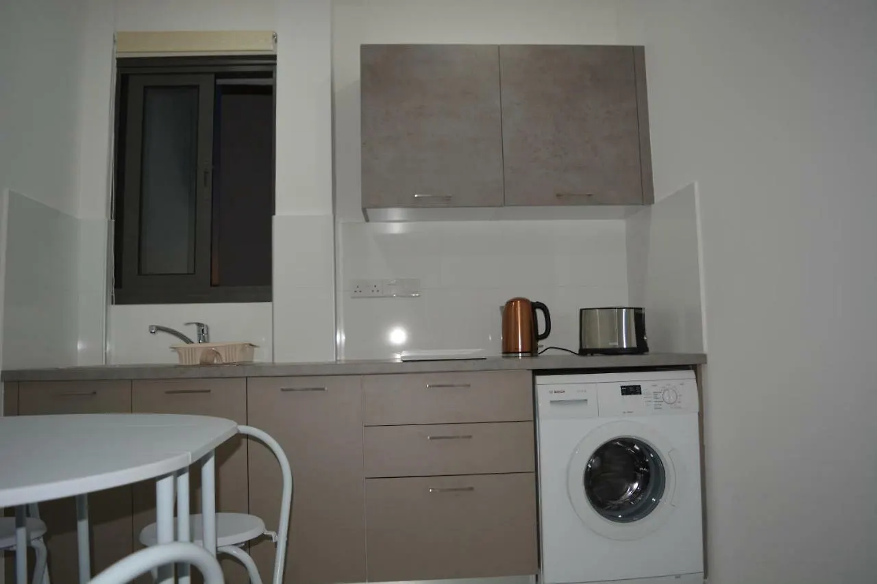 P.L Hermes Studios & Apartments Larnaca