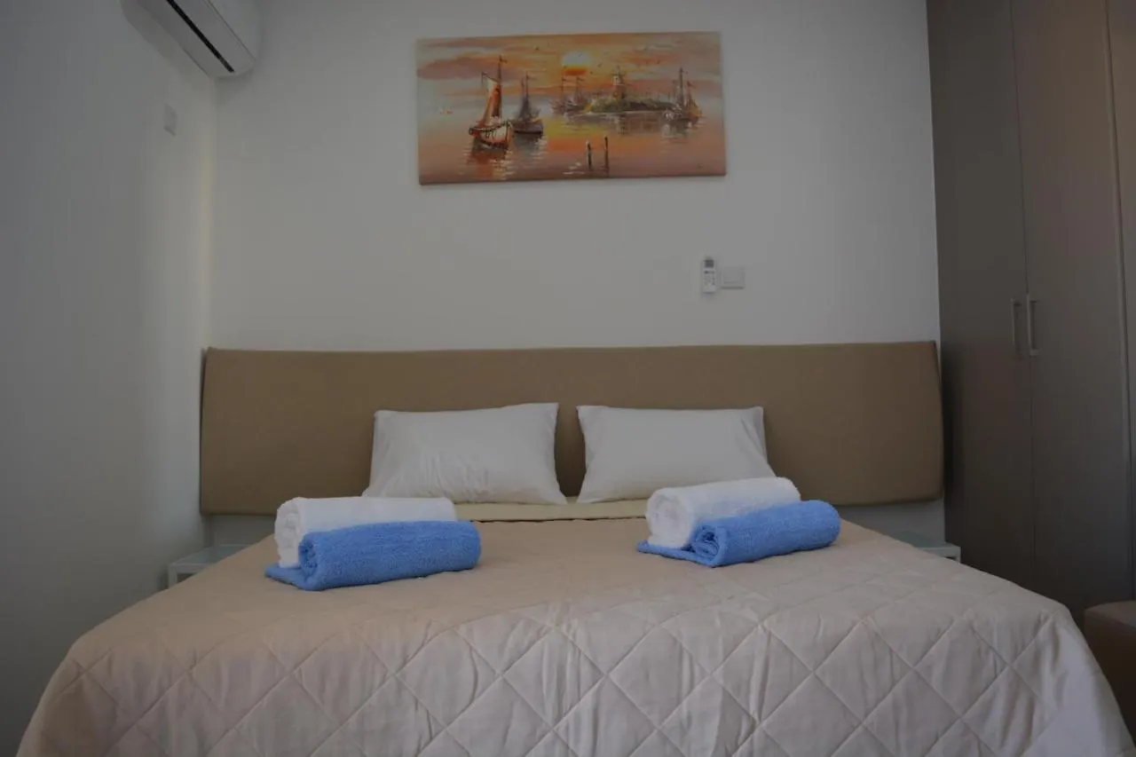 P.L Hermes Studios & Apartments Larnaca 0*,
